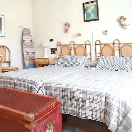 Spacious House With Terrace Near Boiro, Sea View Bagian luar foto