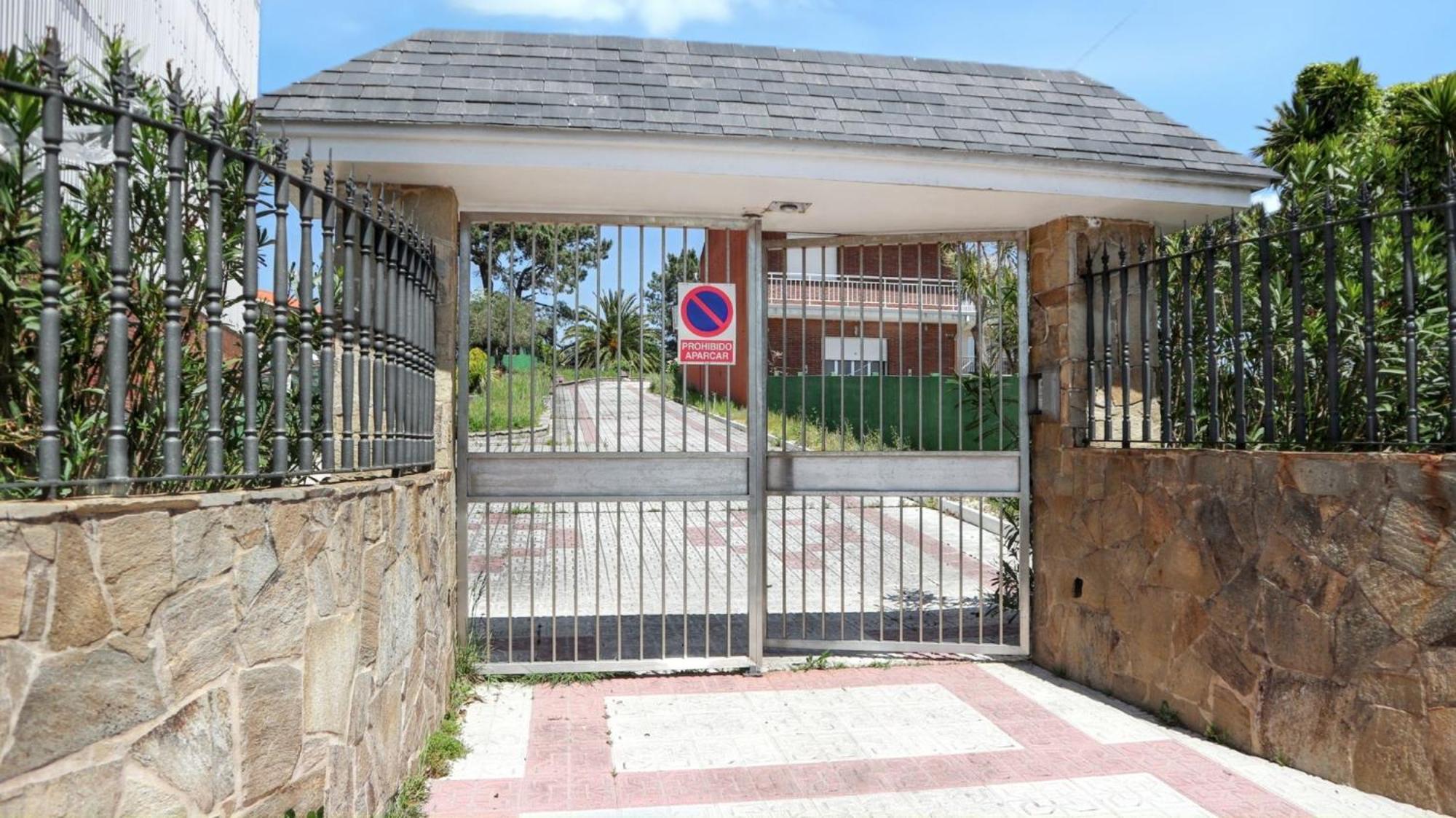 Spacious House With Terrace Near Boiro, Sea View Bagian luar foto